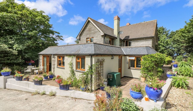 SILVERWELL FORGE, pet friendly, with a garden in St Agnes