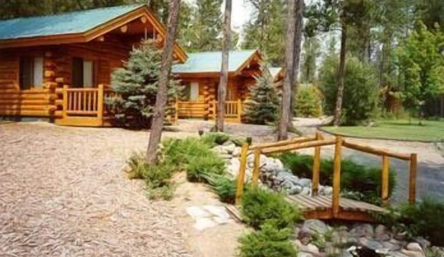 Silverwolf Log Chalet Resort
