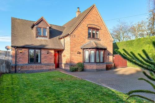 Silverwood Main House Modern Spacious - Pass the Keys