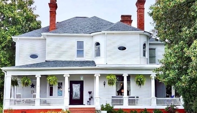 Simmons-Bond Inn Bed & Breakfast