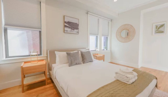 Simple 2 Bd/2 bth | Washer/Dryer | Close to Fenway