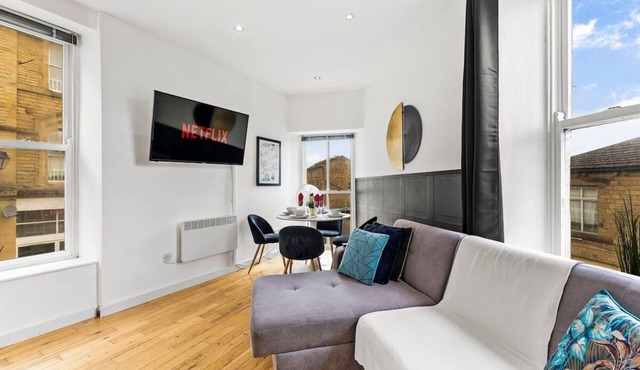 Simple 2 Bed in Central Dewsbury - Sleep 5