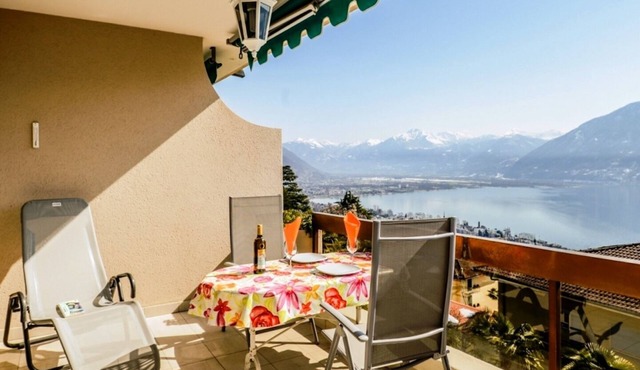 Simple apartment on the 2nd floor for 1-3 persons.