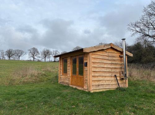 Simple Basketmakers Hut Cabin for Two