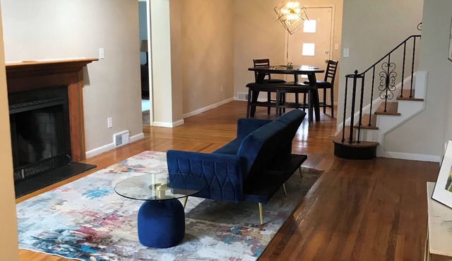 Simple, Chic 3-bedroom house in Cleveland Heights- Close to Cleveland Clinic