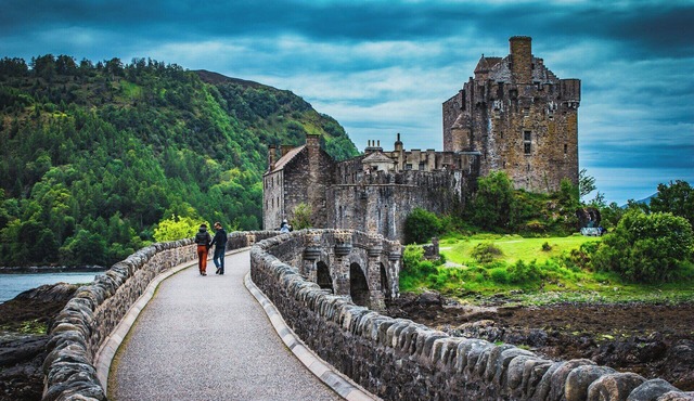 Simple, clean, friendly.