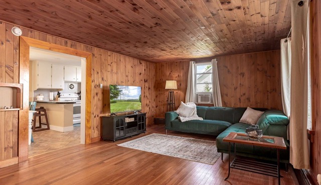 Simple Comforts – Family/Pet-Friendly Stay