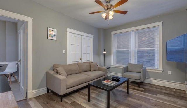Simple CWE 2BR near BJC by Zencity