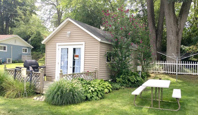 Simple & Fun Studio Cottage