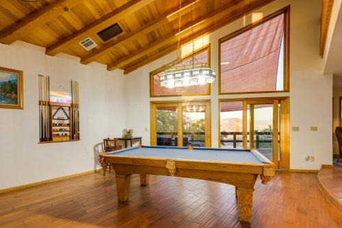 ‘Simple Life Ranch’ w/Hot Tub & Sauna in Keene!