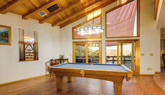 ‘Simple Life Ranch’ w/Hot Tub & Sauna in Keene!
