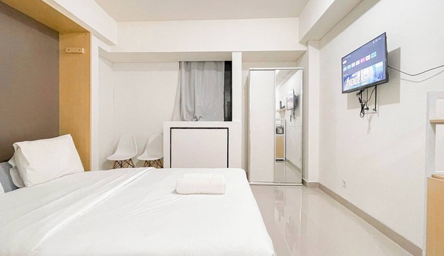 Simple Look Studio (No Kitchen) Near Unhas Bandaraya - Tallasa City Makassar Apartment