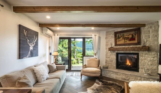 Simple & Luxe Condo with View