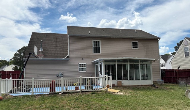 Simple, Spacious and Clean 3-bedroom house with AC in Colonial Heights, VA.