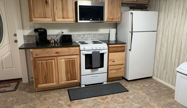 Simple & spacious 1-bedroom basement living in Lexington. Close to W&L and VMI