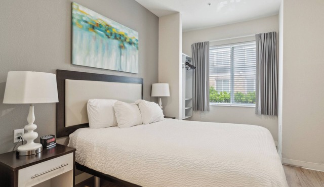 Simplicity At the Rim 1117 I Spacious 1 Bed 1 Bth