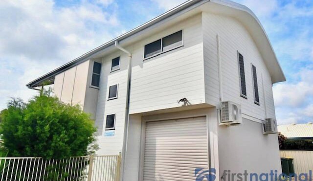 'Simplicity' Beach Side Town House 3