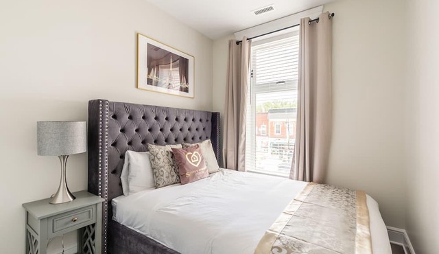 Simply Comfort. Rideau 2Br Signature Apartment Free Parking