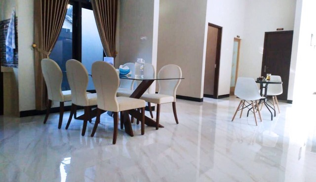 Simply Homy Guest House Purbalingga (Alun Alun Kota)
