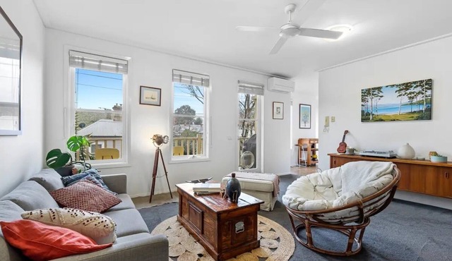 Simply Kensington by Ready Set Stay