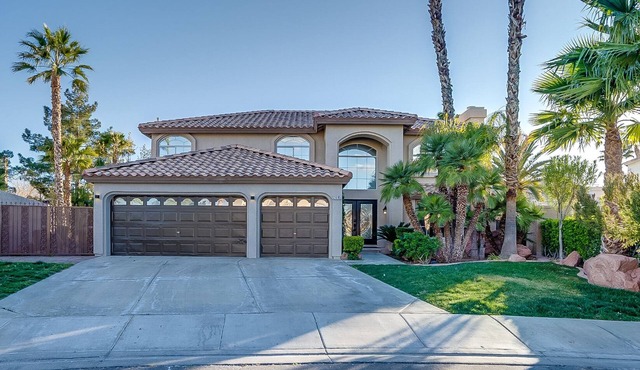 Simply PARADISE! Resort Inspired Pool + 5 BR/3BA