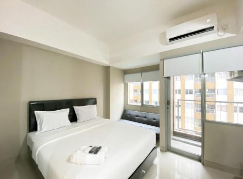 Simply Studio Room Gateway Park LRT City Jatibening Apartment By Travelio