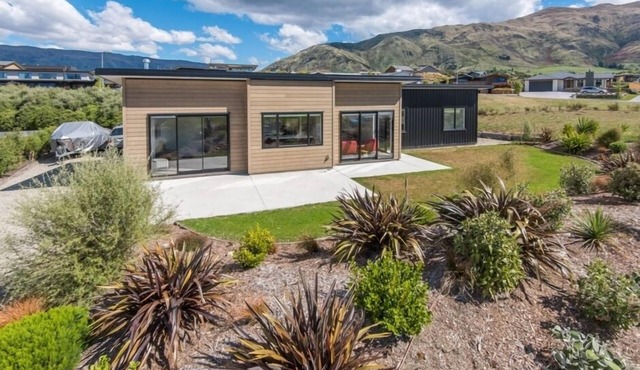 Simply Stunning - Wanaka (FREE WI-FI)