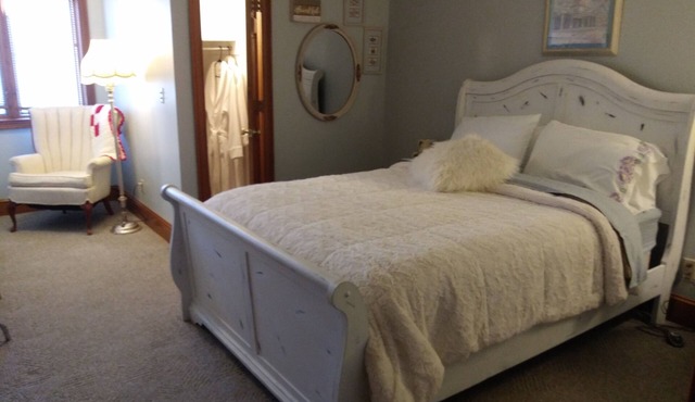 Simply Vintage at Becks Lake, Bed & Breakfast