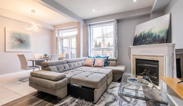 SimplyComfort. 3BR 2.5 BA, HOT TUB, GYM, SAUNA, BBQ, PLAYGROUND