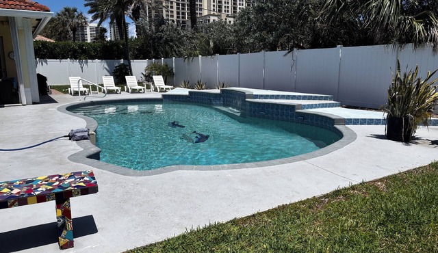Singer Island Beach Oasis: Heated Pool, Privacy Fence & Open Concept