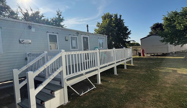 Singh&Leite Family caravan with lovely Decking