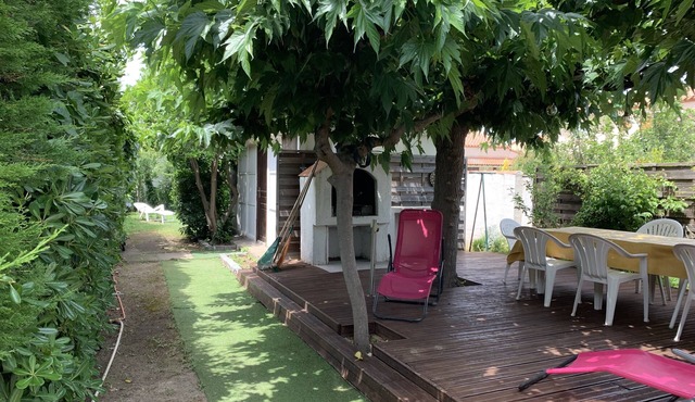Single storey house 400 m from the beach