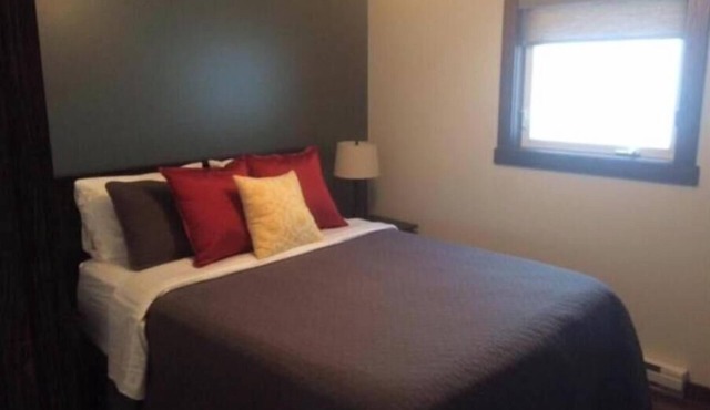 Single Bedroom Green Bungalow