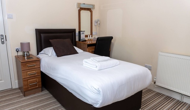 Single Ensuite at The Lawns Guest House