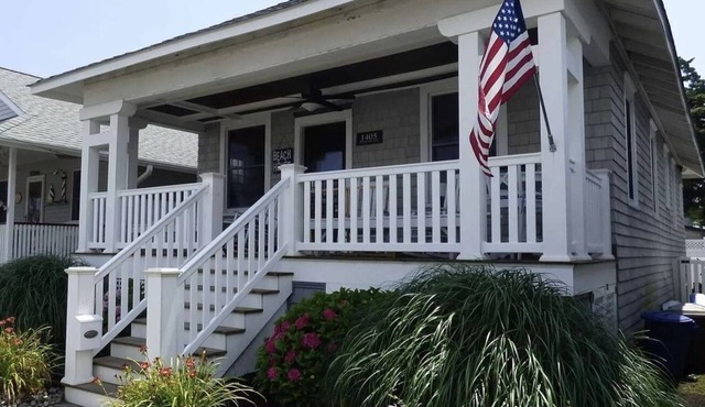 Single Family Cottage in quiet bayside neighborhood
