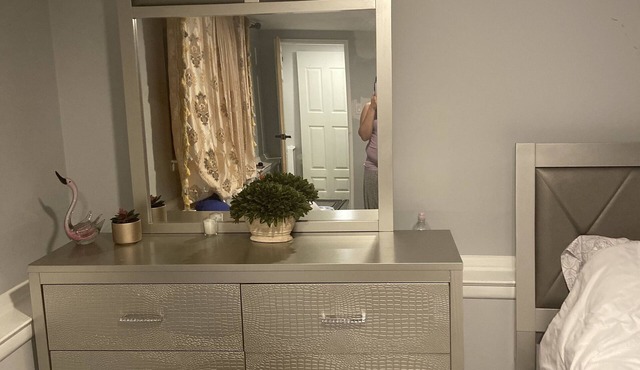 single family house with 5 bathroom 3 bathroom Livingroom family room