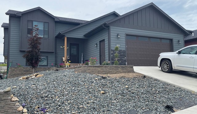 Single Family Home - pet friendly Great access to all the Black Hills Beauty.