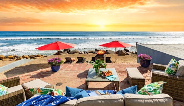 Single Family Oceanfront Home with Spa. P1643-0