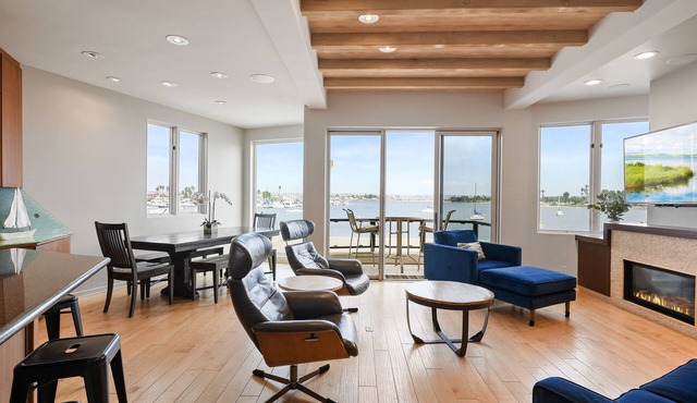 Single Family Waterfront Home in Mission Beach w/Hot Tub