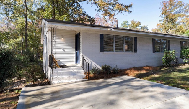 Single Floor Condo with Large Private Driveway