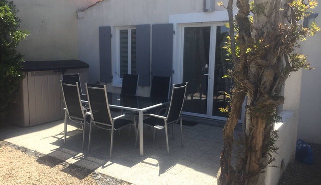 Single storey house terrace 400 m from the beach near Royan Pointe de Valliére