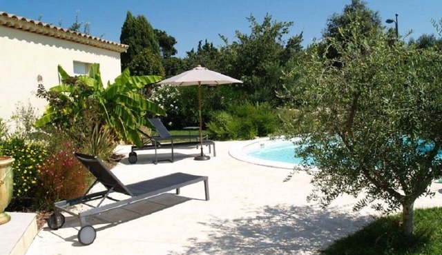 Single-storey villa with pool 5 min. from Uzès