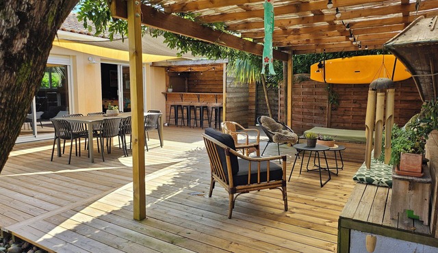 SINGLE-STOREY HOUSE WITH SECURE SWIMMING POOL, CLOSE TO BEACH AND GOLF COURSE.