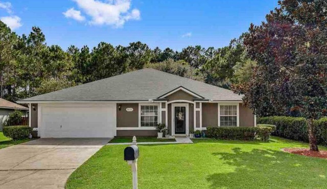 Single house: 12guests,4bds/2baths,large backyard.