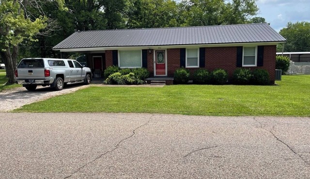 Single house 3 bed rooms bath kitchen sitting room