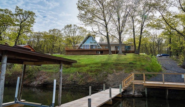 Single Island Shores