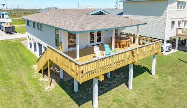Single Level Beachside Home, Great for Families & Dog Friendly - Walk to Beach