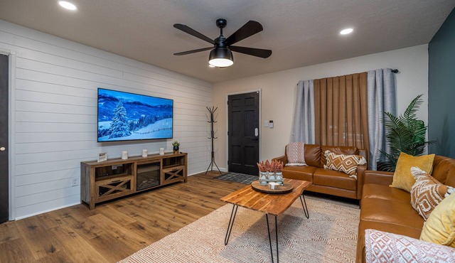 Single level, close to airport, WiFi, pet friendly