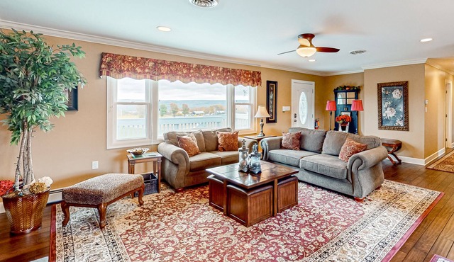 Single-level dog-friendly home with amazing views & a washer/dryer on 14 acres