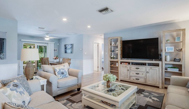Single level family home w/private pool & furnished patio w/grill, dog-friendly.